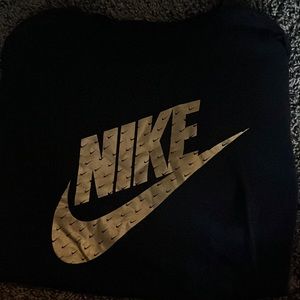 Nike tee